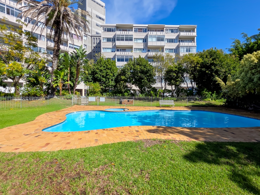 2 Bedroom Property for Sale in Green Point Western Cape